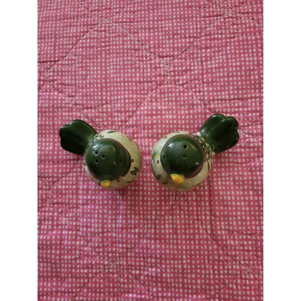 Pair of Ceramic Bird Salt and Pepper Shakers